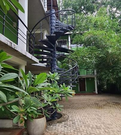 Le Tamarin Guest House Auroville Exteriör bild