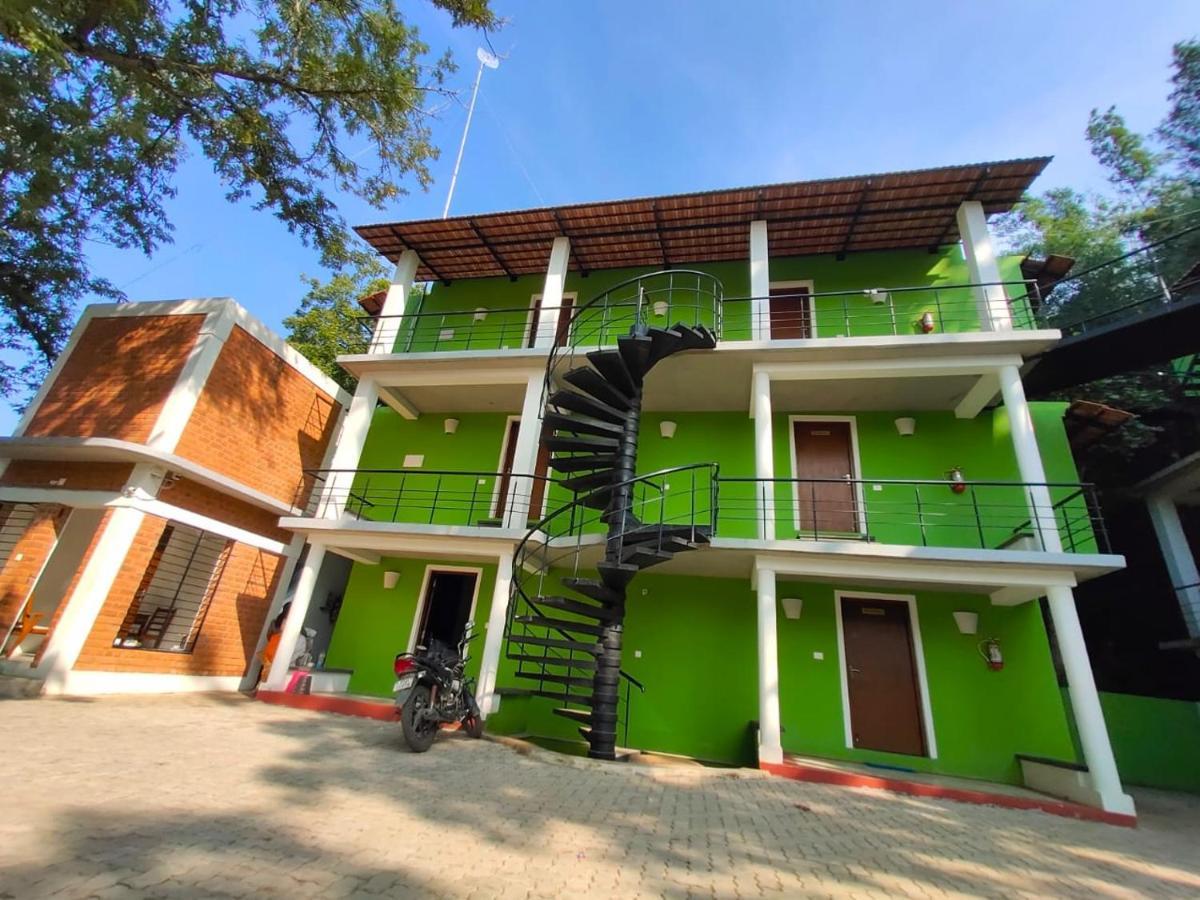 Le Tamarin Guest House Auroville Exteriör bild